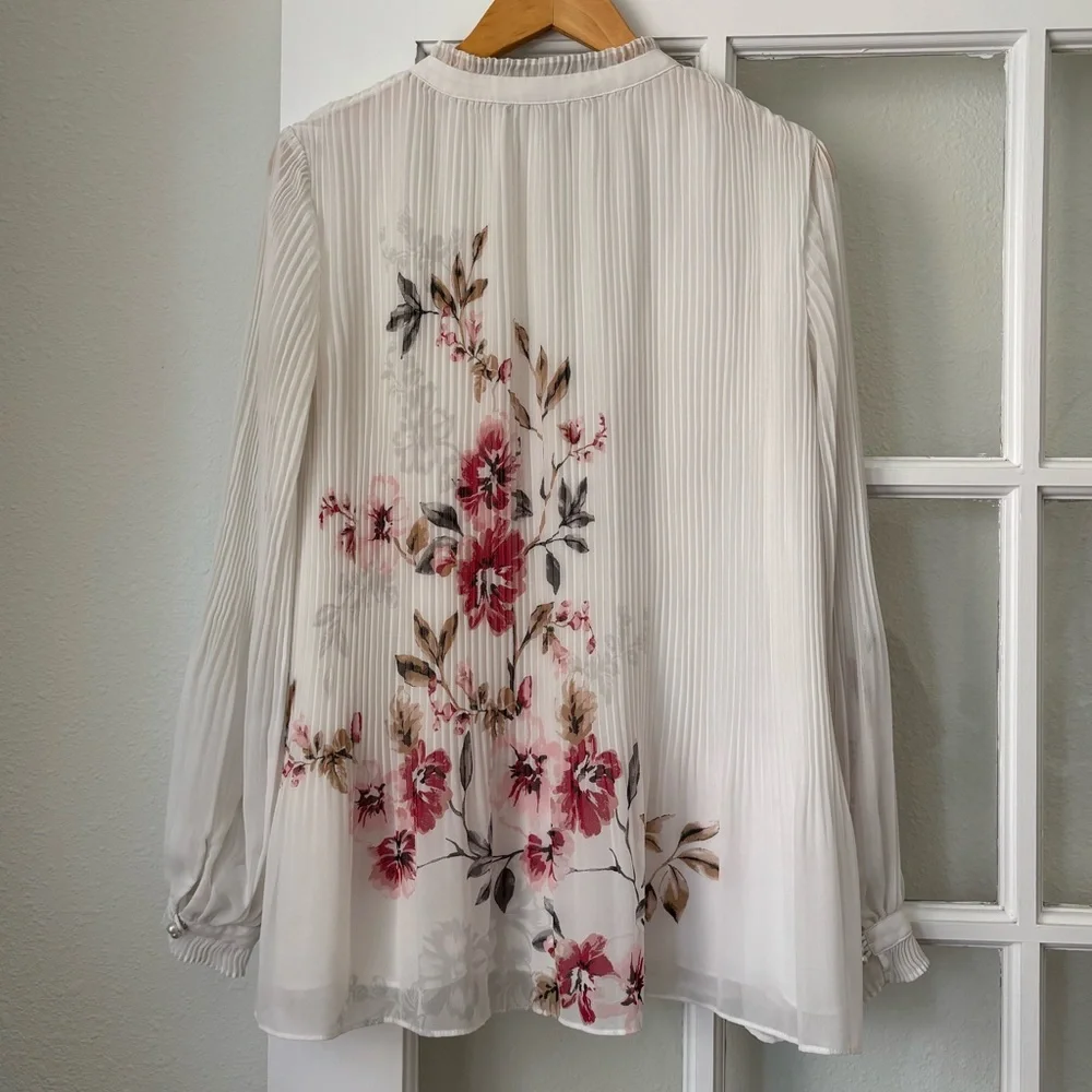 WHBM Floral Pleated Long-Sleeve Blouse - Picture 4 of 7